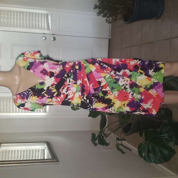 London Times 8 floral explosion v neck cap sleeve Diagnol ruffle tiers stretchy - Picture 2 of 6